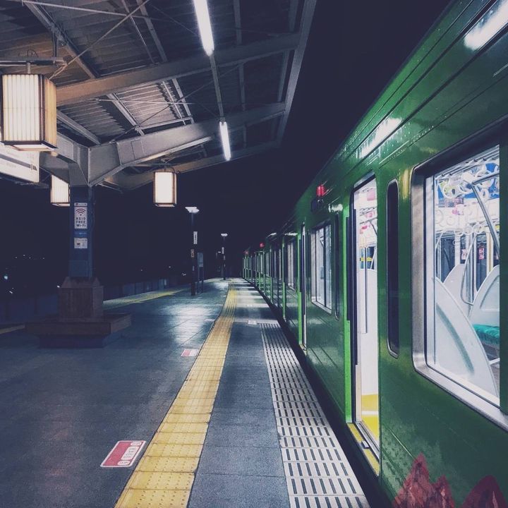 停車中の電車