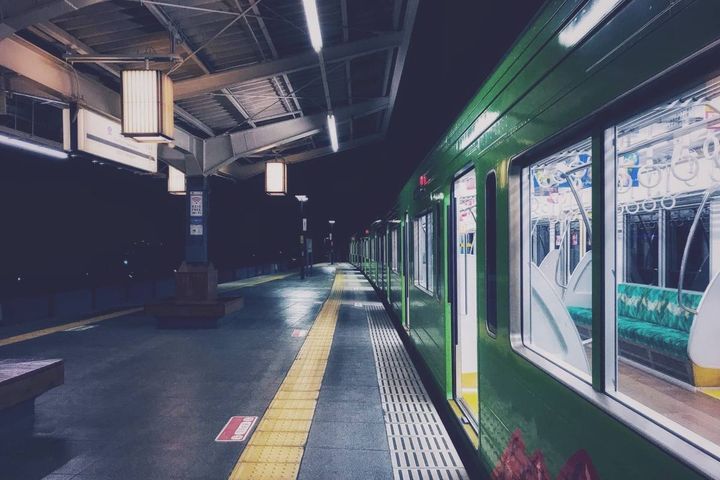 停車中の電車