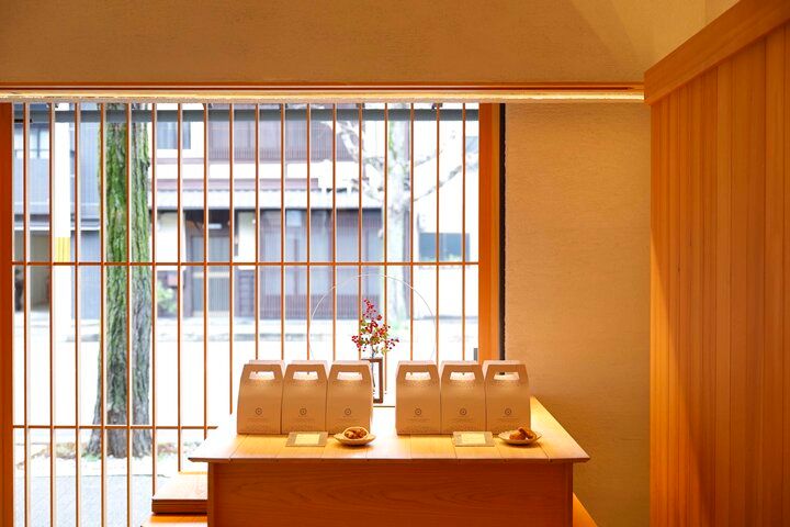 京都・二条城近くの「果朋 -KAHOU-」で、京都人に愛される新感覚の和菓子と瓶スイーツを♪