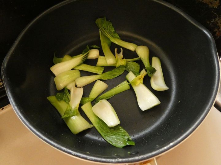 5分で完成！「チンゲン菜のキムチ炒め」