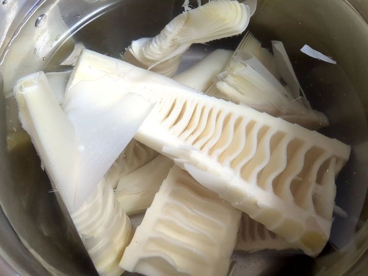 茹でタケノコです