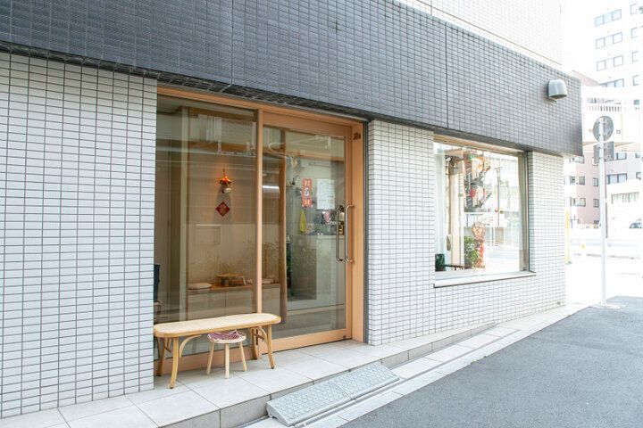 トップバリスタの竹炭ラテや、台湾のパティシエが作るスイーツにときめく。東京・代々木「Ciao橋coffee」
