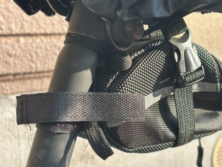 ダイソー 自転車サドルバッグ
