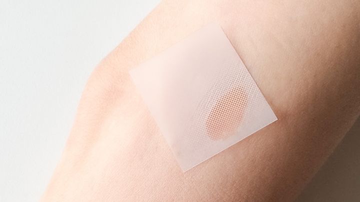 100均でほくろ隠しテープは買える？【ダイソー・セリア】を調査！