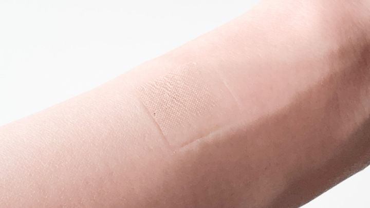 100均でほくろ隠しテープは買える？【ダイソー・セリア】を調査！