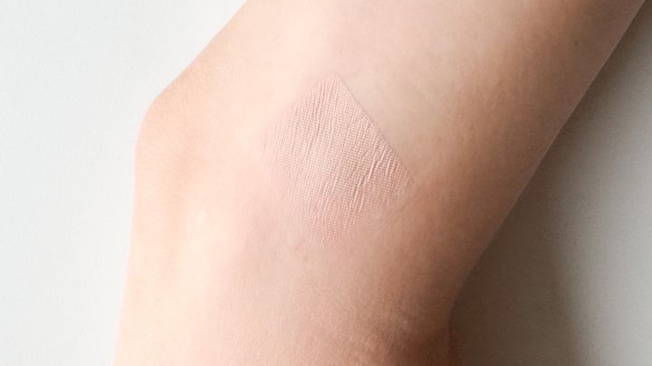 100均でほくろ隠しテープは買える？【ダイソー・セリア】を調査！