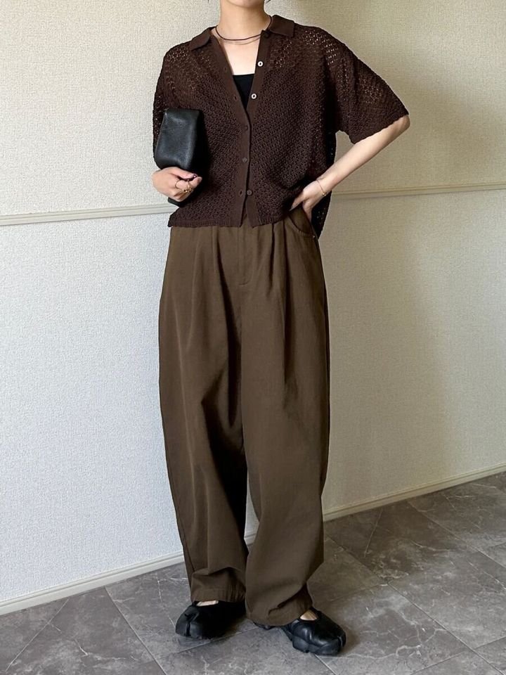 Style2 NGコーデ：ブラウンパンツとワントーンで合わせたGU透かし編みニットシャツのコーデ