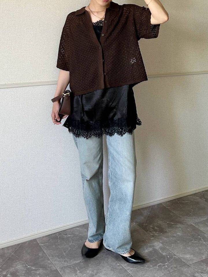 Style3 OKコーデ：レースキャミソールを見せて旬顔にアップデートしたGU透かし編みニットシャツのコーデ