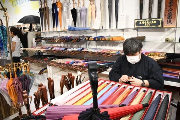 【東京都中央区・台東区】松屋銀座で「GINZAの百傘会」が開催！国内外から集めた傘が一堂に集結
