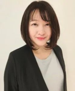 黒のジャケットを着た女性のプロフィール写真。ボブヘアで白背景、ATD報告会の登壇者または担当者の顔写真と思われる