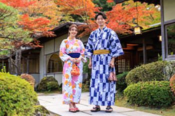 【山梨県富士吉田市】ホテル鐘山苑の蛍まつり、浴衣・季節のカクテル付専用プラン登場。幻想的な光の舞