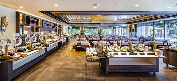 【山梨県富士吉田市】ホテル鐘山苑の蛍まつり、浴衣・季節のカクテル付専用プラン登場。幻想的な光の舞