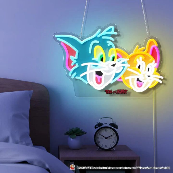部屋のインテリアとして飾ったLEDネオンライト使用例