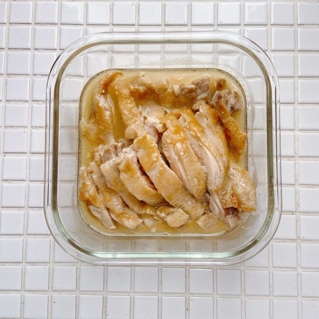 鶏もも肉の酒蒸し
