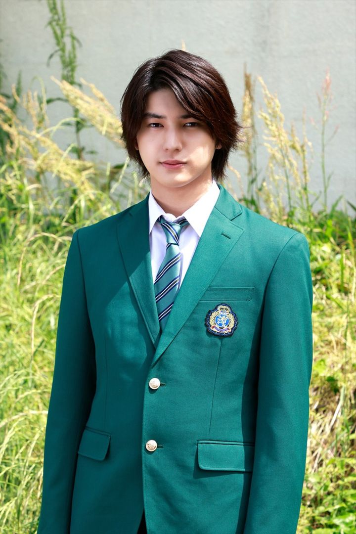 Vシネクスト『仮面ライダーカブト20th 天を継ぐもの』新キャストの荒木飛羽 （C）2026 石森プロ・バンダイ・東映ビデオ・東映（C）石森プロ・東映 width=