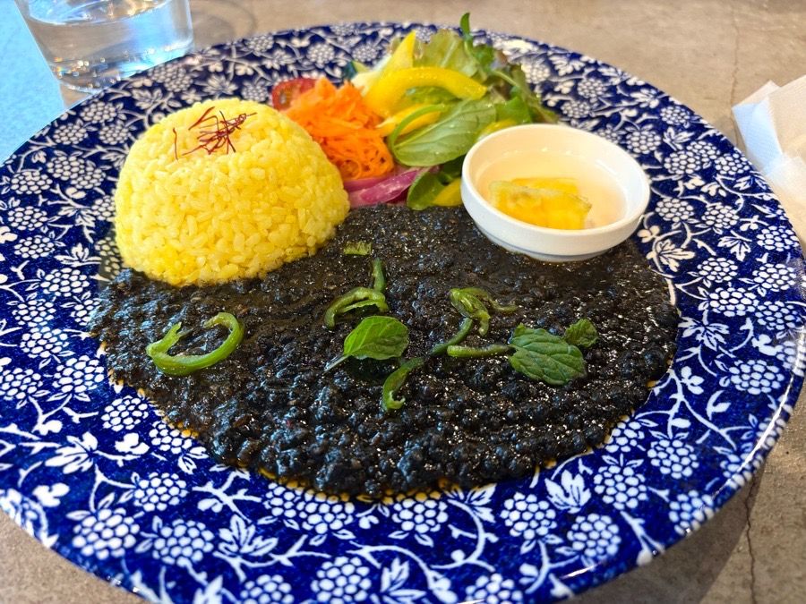 宝塚で楽しむスパイスカレーと絶品かき氷