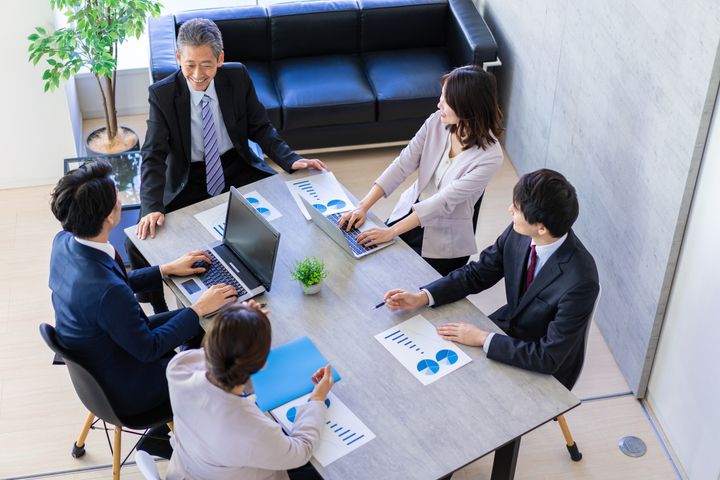 「パープル企業」とは？働きやすいのに不安を抱える職場