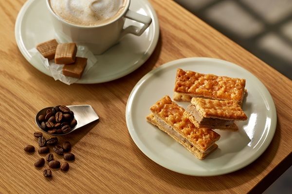 【東京都港区】夏にぴったりなカフェラテ×レモンの『ダックワーズサンド・ラテシトロン』再登場！