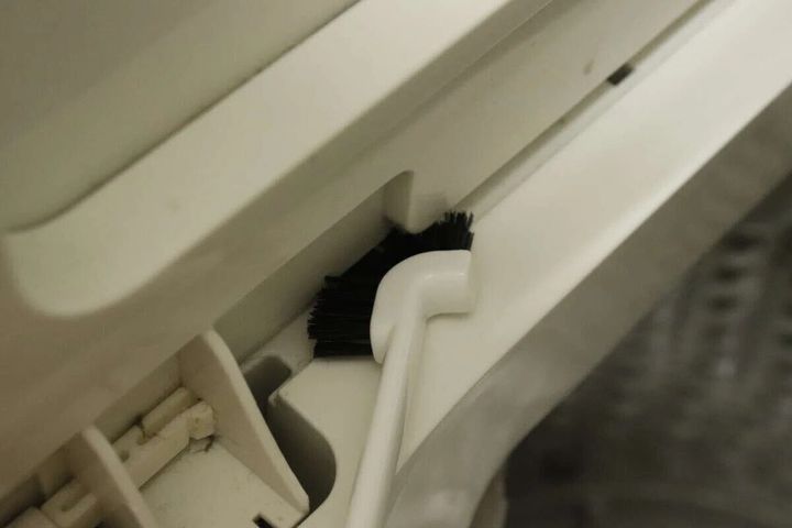 ダイソー 洗濯機お掃除ブラシ・不織布クリーナーセット 使用例 ブラシ