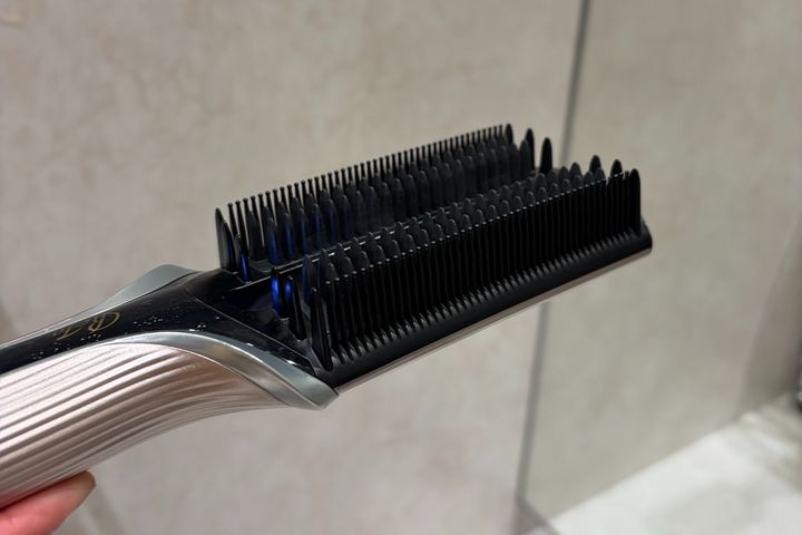 プロのスタイリストによるReFaを使ったヘアアレンジ体験