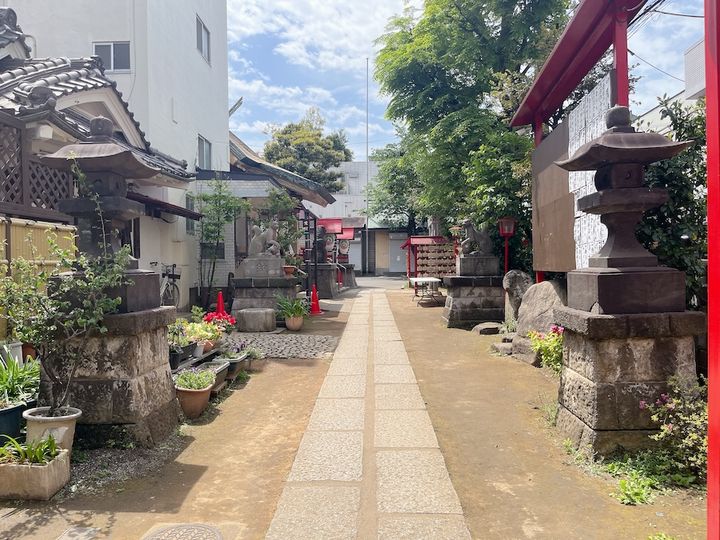 皆中稲荷神社 境内