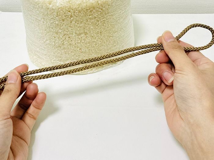 袋の口が短くて結びにくい…そんな時は『紐1本』あれば解決！手品みたいな方法でちゃんと口が結べるんです♪