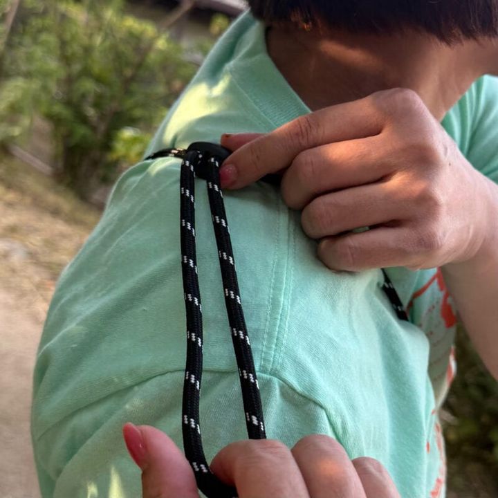 アジャスター付きで長さ調節も自由自在！
