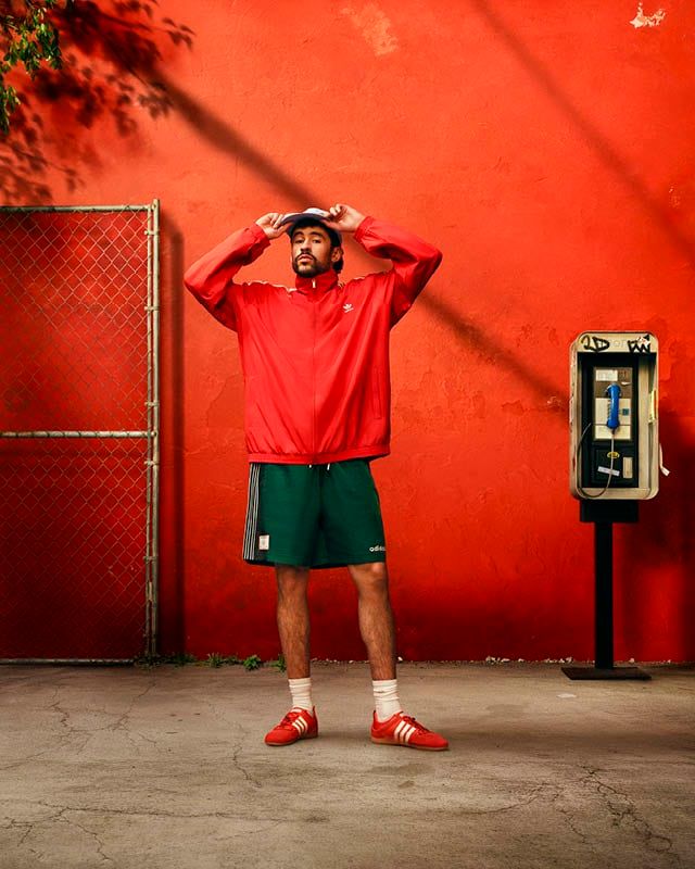 デザインのベースとなっているのは、テコンドーが隆盛を迎えた2000年代前半に、adidasが武道家たちのために作り上げた「」モデル。先進的で無駄のないシンプルな美しさと、パフォーマンスの伝統へのリスペクトを併せ持つシルエットに仕上がっている。