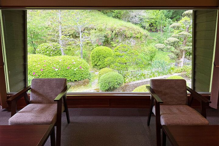 ９月末まで♪ 老舗茶屋で庭園を眺めながら