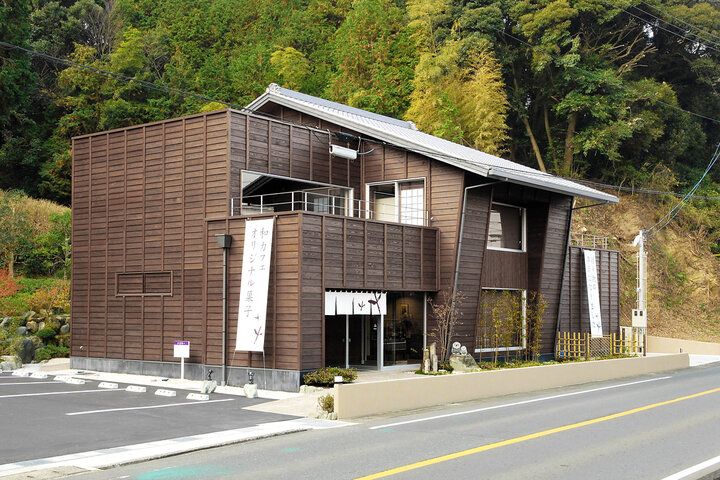 ９月末まで♪ 老舗茶屋で庭園を眺めながら
