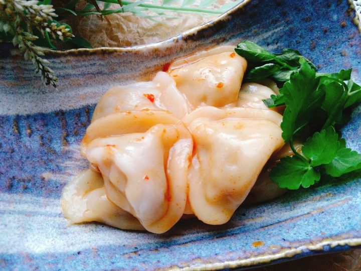 悪魔的に美味しいタレに絡めて。ピリ辛水餃子