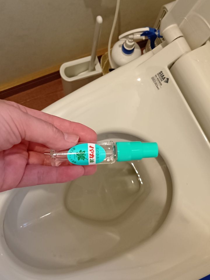 特に、ハッカ油がお勧めなのは、洗面所などの排水口やトイレ！