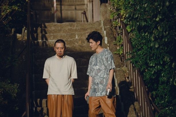 【写真】寛一郎さん演じる日高玄と千鳥・大悟さん演じる健介 (C)2026フジテレビジョン・ギャガ・東宝・AOI Pro.