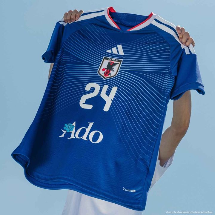画像3: adidas、Adoとコラボしたサッカー日本代表ホームユニフォームを6月8日より発売！前面も背面も“Ado”の特別仕様