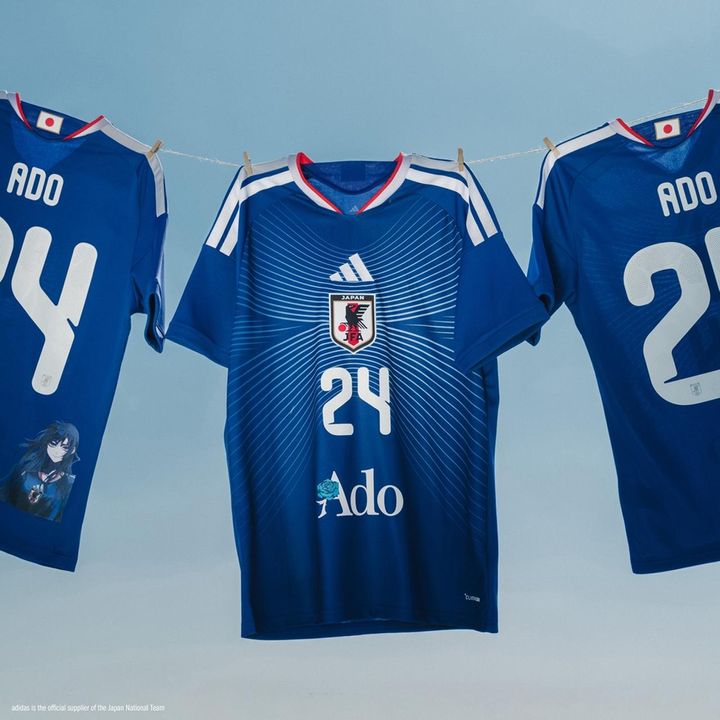 画像2: adidas、Adoとコラボしたサッカー日本代表ホームユニフォームを6月8日より発売！前面も背面も“Ado”の特別仕様