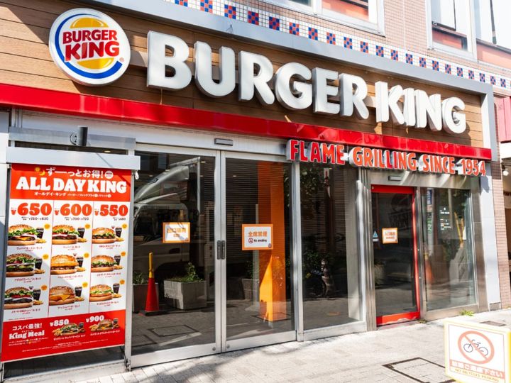 バーガーキングの公式Xは5月28日、投稿を更新。期間限定の「ビッグドリンク」キャンペーンを告知し、さまざまな反響を呼んでいます。（サムネイル画像出典：PIXTAより）