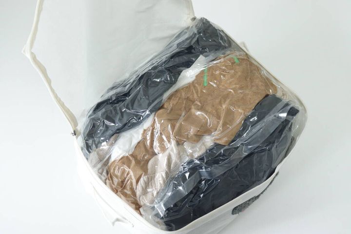 マチ付き圧縮袋押し入れハーフケース用 使用後