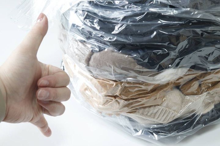 マチ付き圧縮袋押し入れハーフケース用 使用例