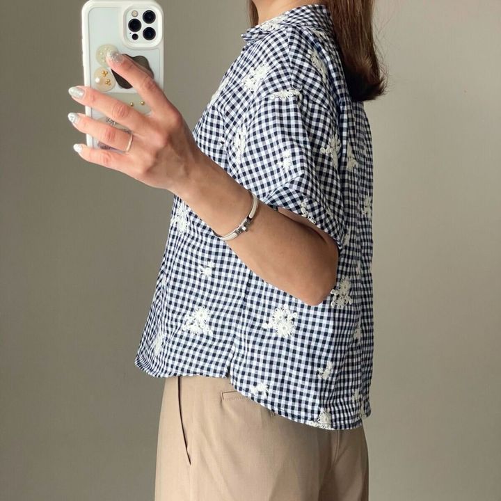 ZARA 刺繍チェックシャツ 横から見た着丈とシルエット
