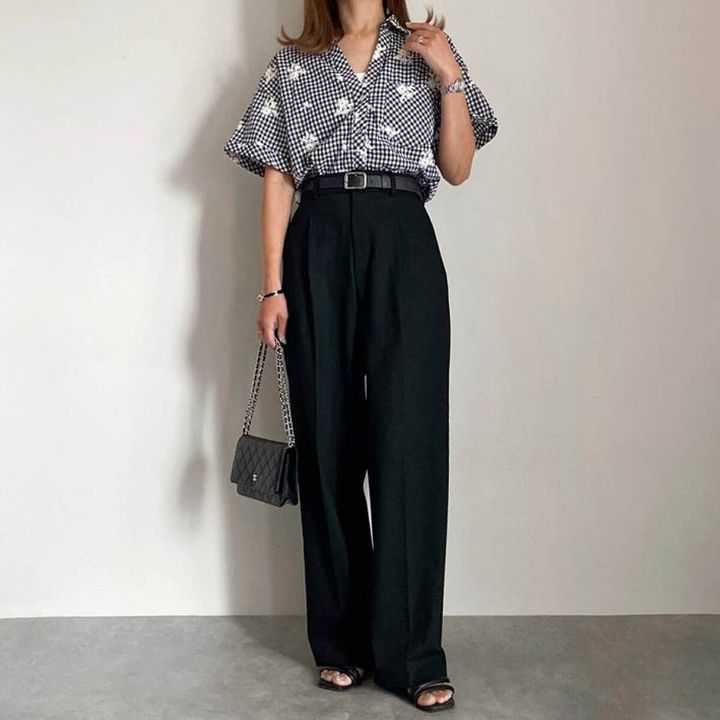 ZARA 刺繍チェックシャツ ブラックパンツのオールブラッククールコーデ
