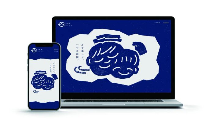 万世閣ホテルズ公式ホームページのPC・スマートフォン両画面のデザインモックアップ。紺白の和風イラストとキャッチコピーを配した新サイトデザインを両デバイスで表示。