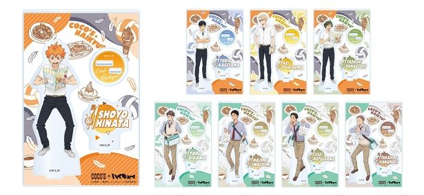  ココスでしか買えない「ココス限定アクリルスタンドパネル」(写真・選べる全8種・各1540円)や「ココス限定クリアカード」(ランダム8種・各660円)の店頭販売も実施