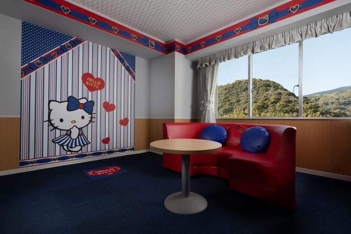 ハローキティ ルーム「RESORT」 ソファースペース