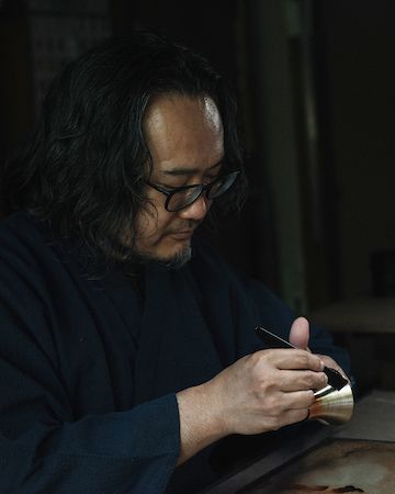 OHYAが金属加工技術と漆職人の手仕事が融合した日本酒時間を彩る新作おちょこを発表