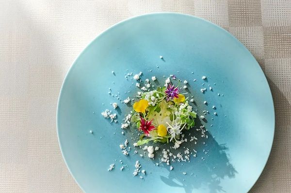 沖縄県宜野座村のホテルに、フランス料理としゃぶしゃぶが味わえる連泊プランが登場