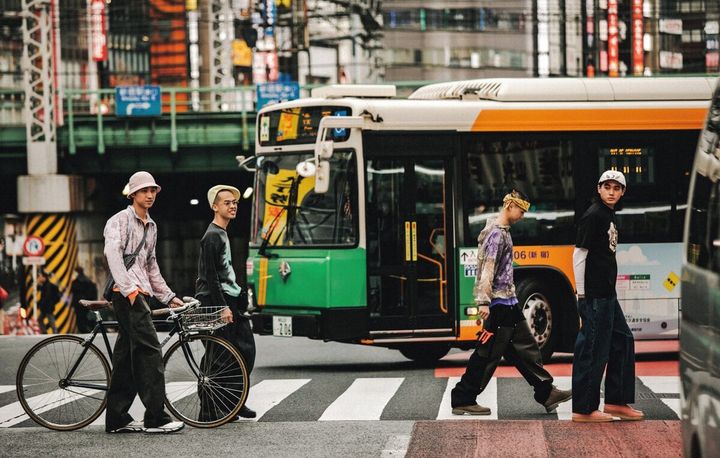 抜け感があってリラックス、ワイドデニムはやっぱり手放せない