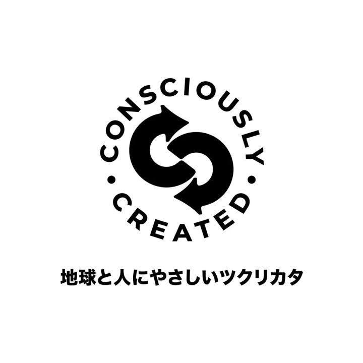 KEENの製品哲学「CONSCIOUSLY CREATED（地球と人にやさしいツクリカタ）」を示す循環矢印マークと日本語テキストの認証ロゴ