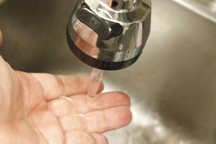 ダイソーの微細噴射シンク蛇口（2種水流）使用例2