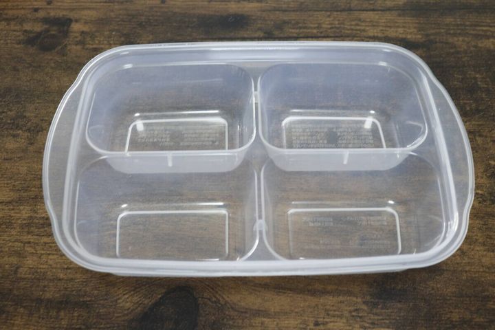ダイソーのミールプレップ容器 sikiri4は仕切りが固定で盛り付け簡単