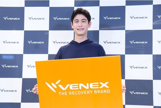 オープン初日のトークイベントに駆けつけた国山ハセンさん 撮影：ソムタム田井